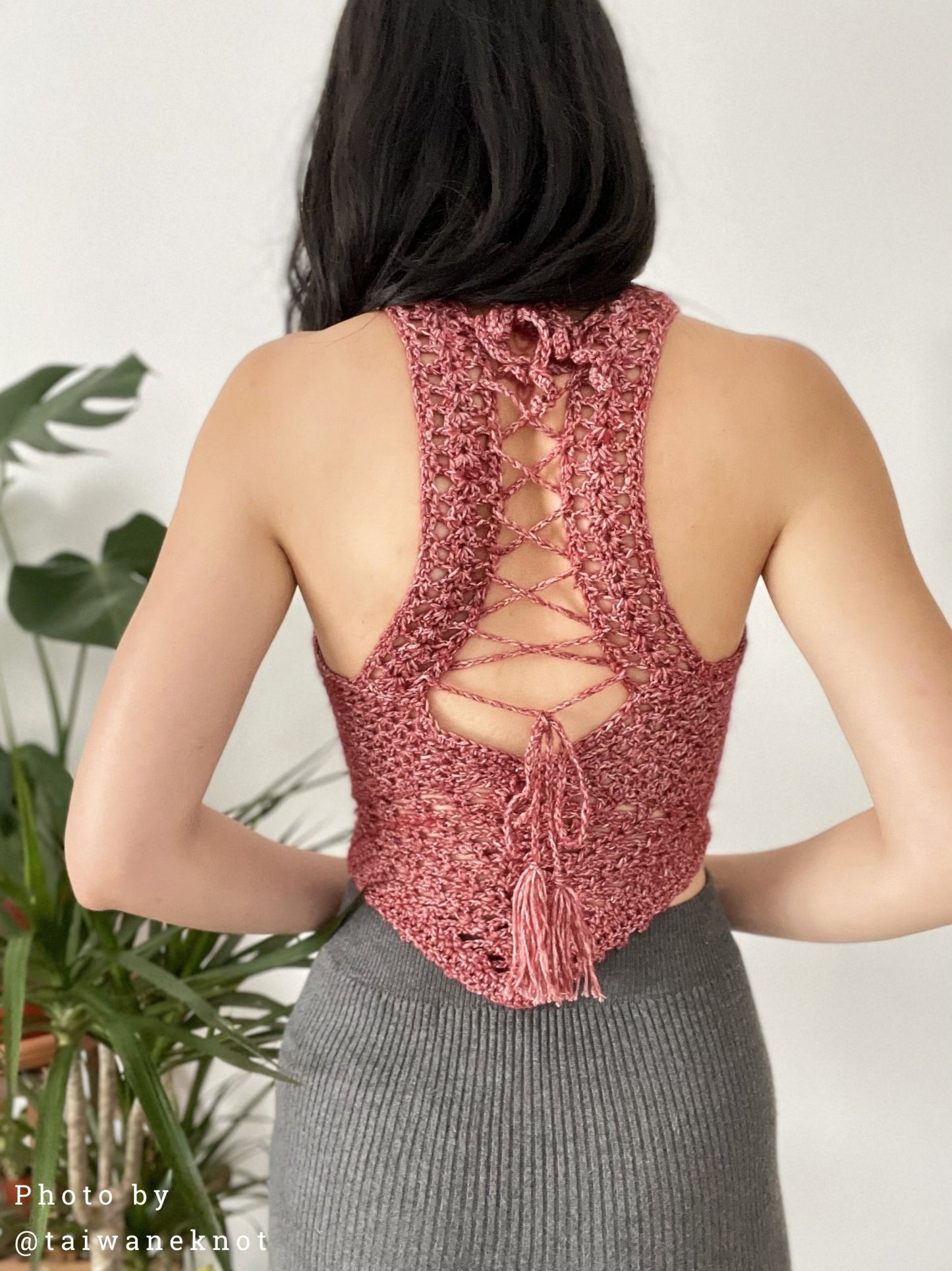 FAERIE 2in1 crochet tutorial: Lace top with V - shaped or straight hem - Maana Crafts