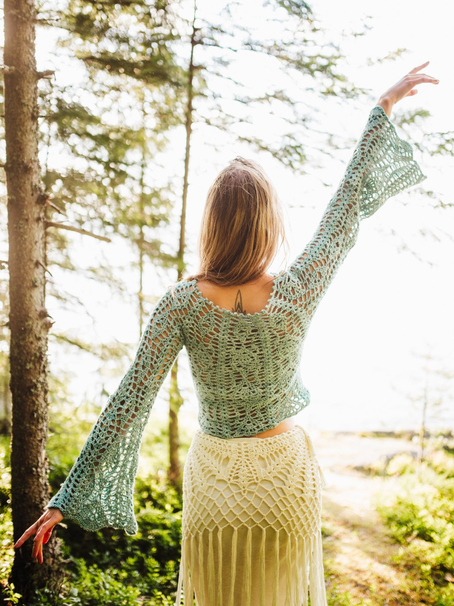 MOONFLOWER 2.0 crochet tutorial: Lace top with bell sleeves - Maana Crafts