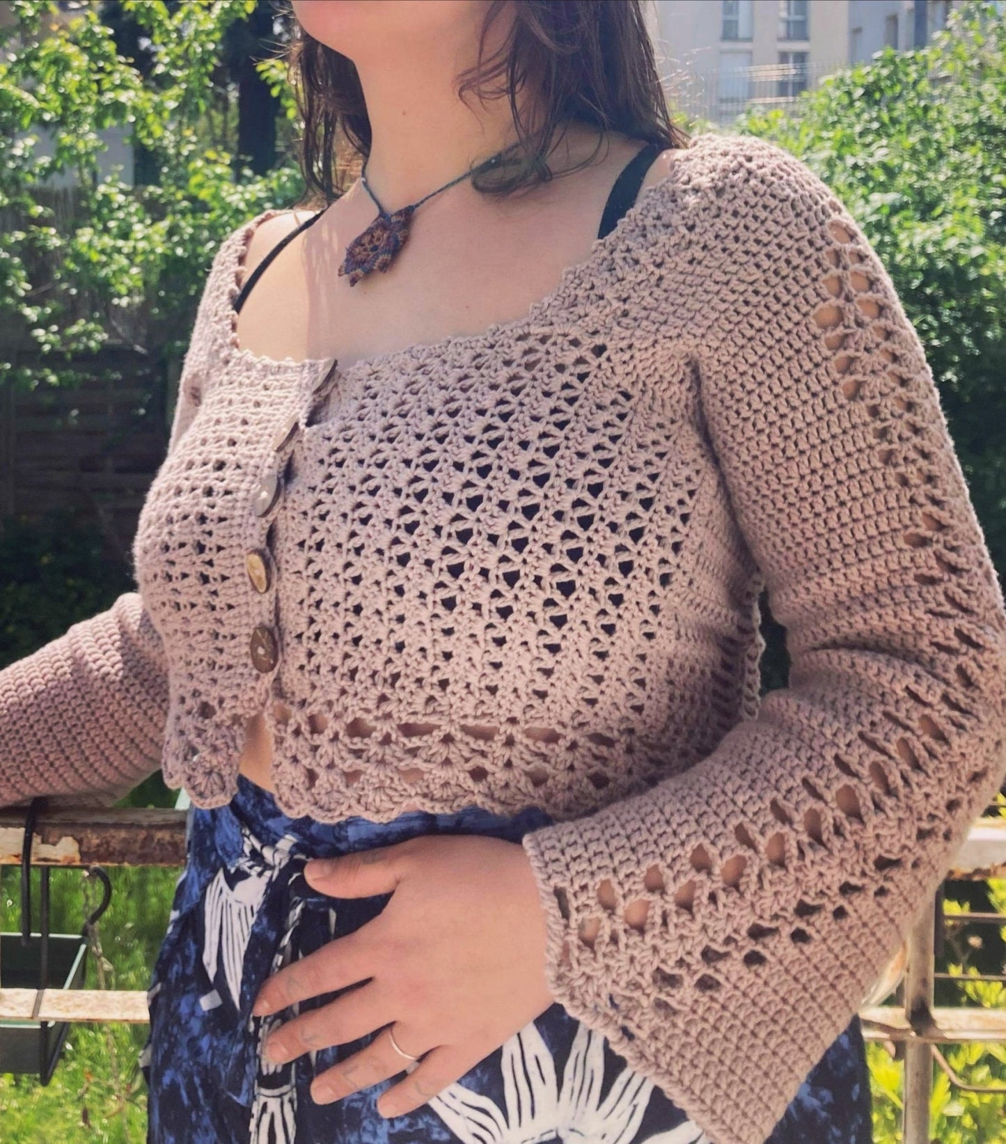 OLIVIA crochet tutorial: Cute cardigan with buttons - Maana Crafts