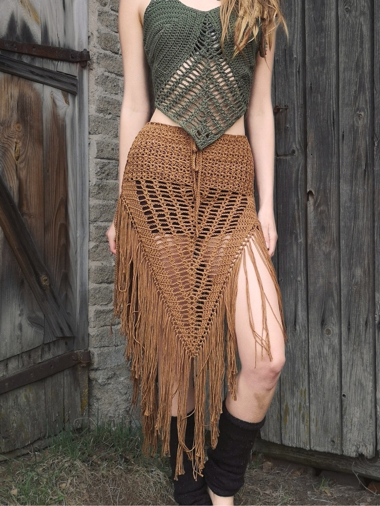 WILD THING crochet tutorial: Multi - way triangle fringe skirt - Maana Crafts