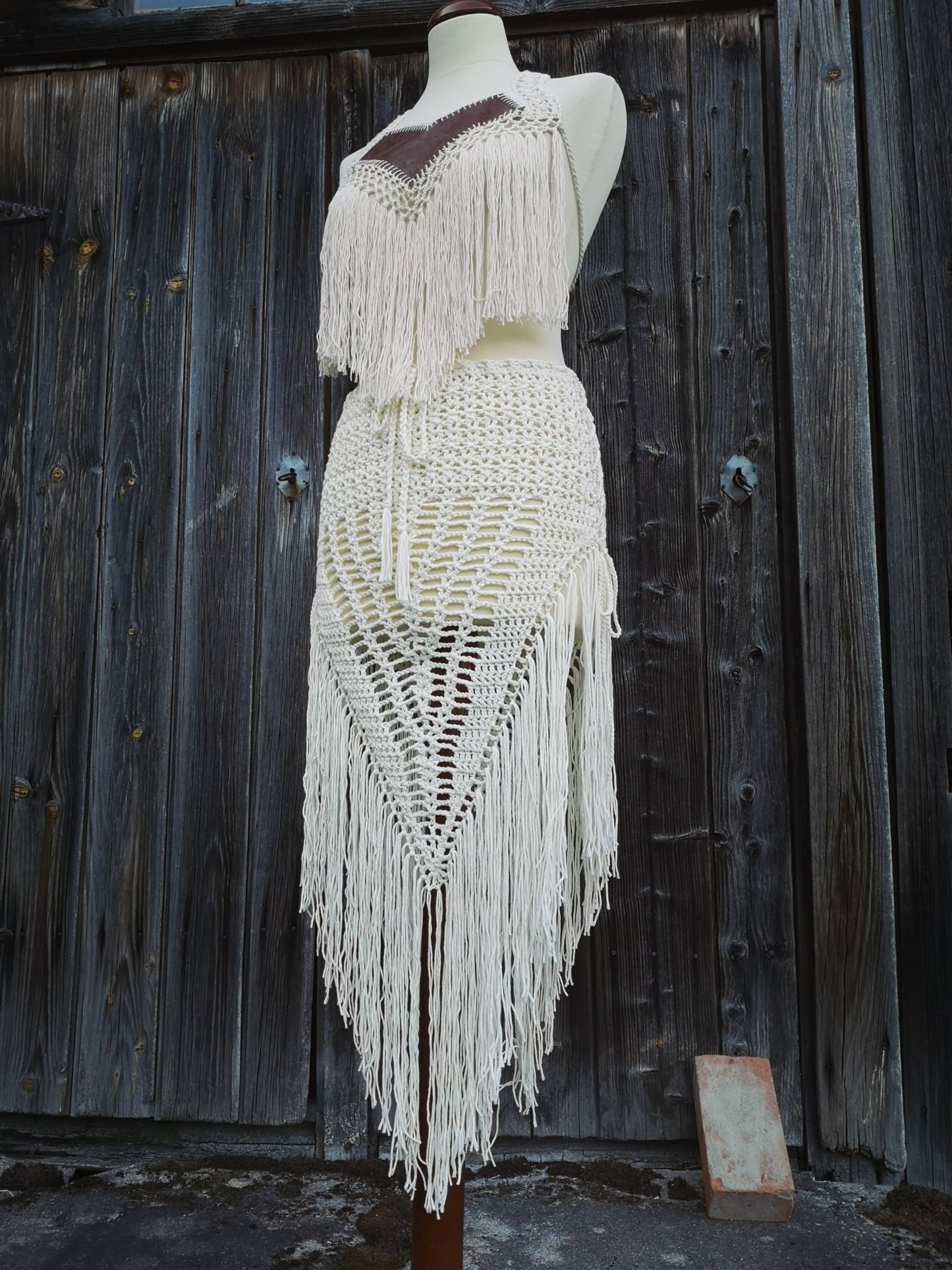 WILD THING crochet tutorial: Multi - way triangle fringe skirt - Maana Crafts