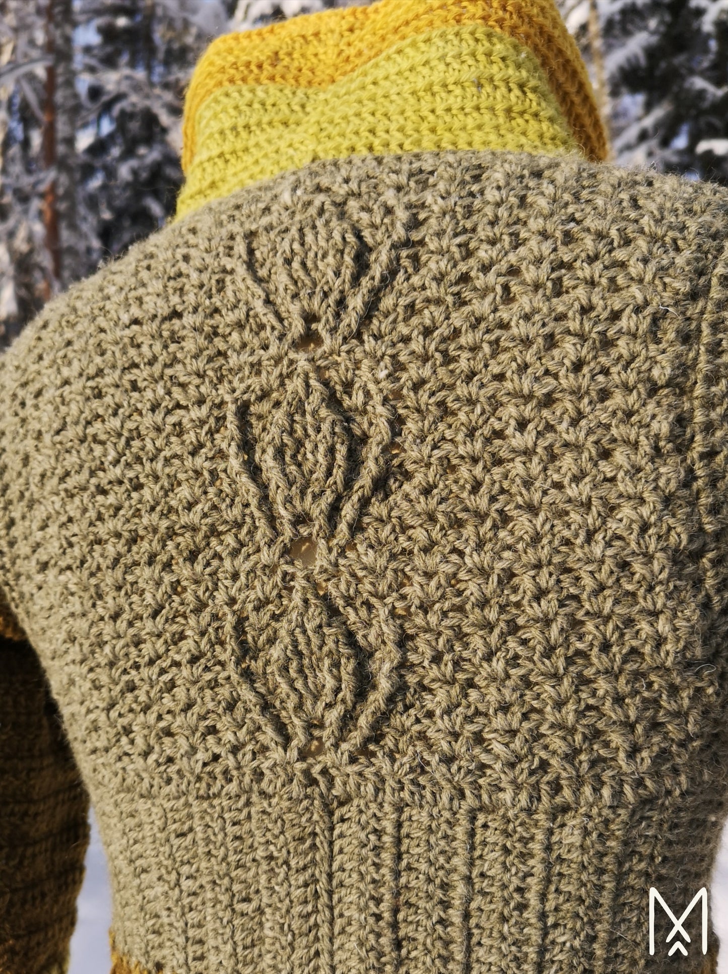 NUPPU | PDF crochet pattern | Cropped sweater with flower bud details