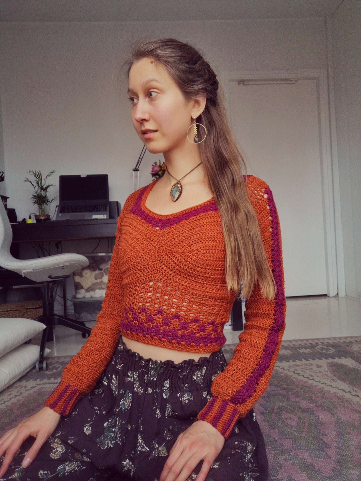 NUPPU | PDF crochet pattern | Cropped sweater with flower bud details